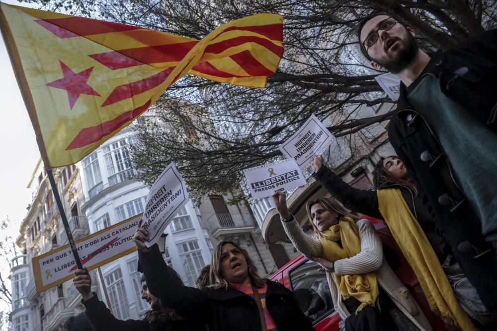 Protest in Palma gegen Festnahme von Puigdemont