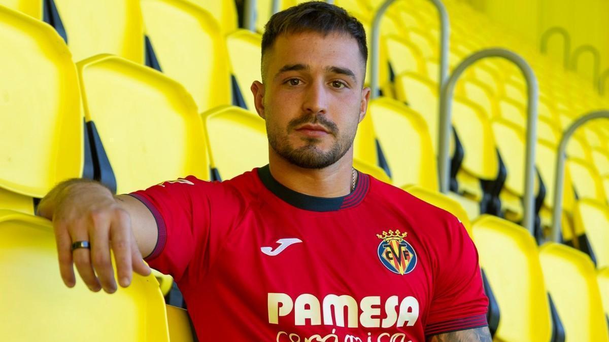 Arnau Tenas, que fichó en 2025 por el Villarreal, es la apuesta del Mallorca para la portería