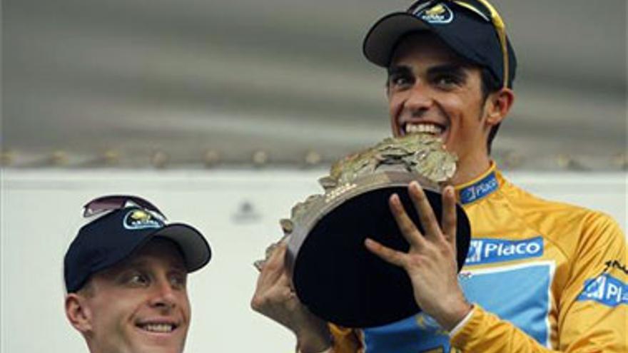 Contador cumple el trámite y se lleva la Vuelta 2008