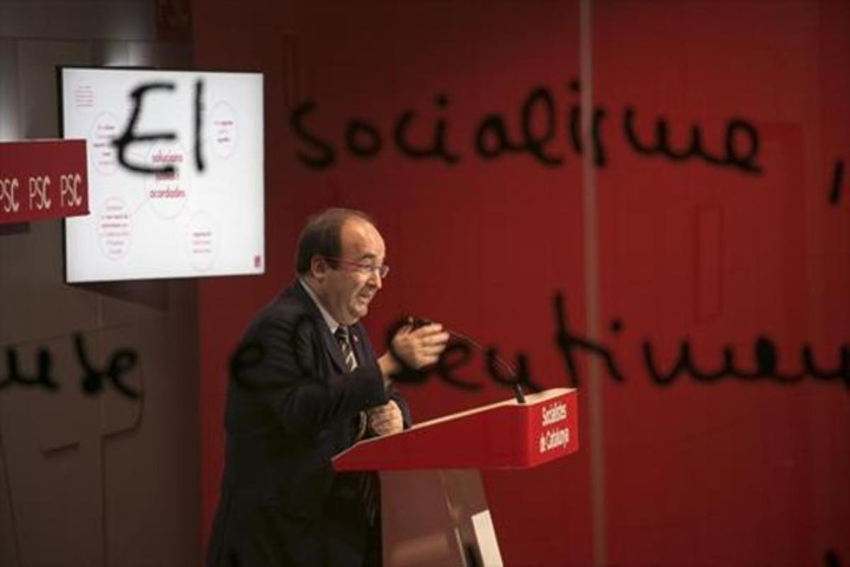 El primer secretari del PSC, Miquel Iceta, en roda de premsa a la seu del partit, ahir a Barcelona.