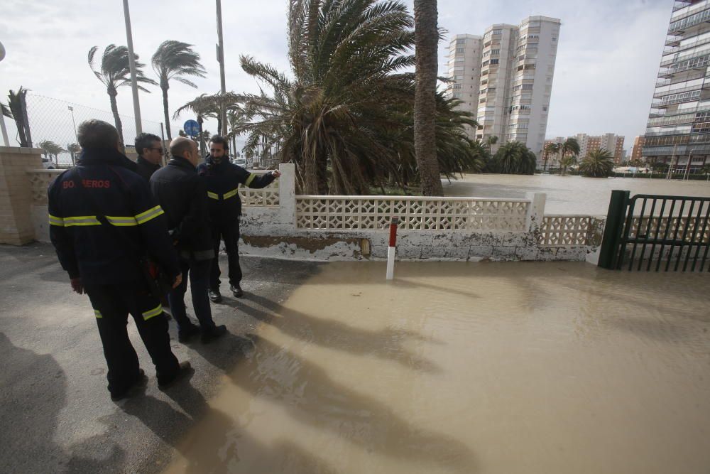 El alcalde de Alicante y los cuerpos de seguridad visitan las zonas afectadas por las lluvias