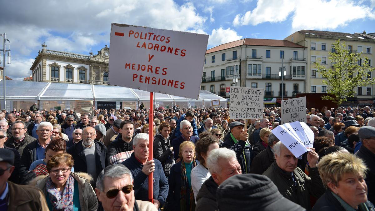 Los pensionistas gallegos siguen siendo los que menos cobran de todo el Estado junto a los extremeños