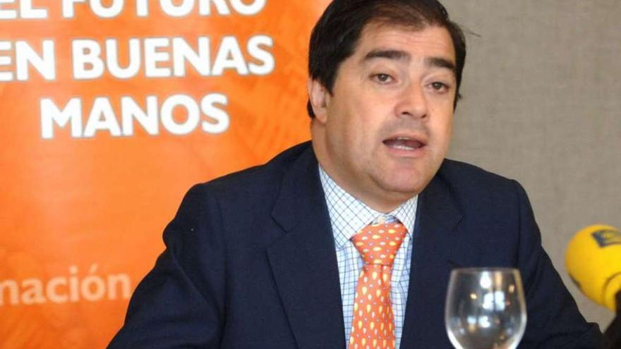 El empresario Gerardo Crespo, en 2006, durante la presentación de unos cursos de Azetanet. fran martínez