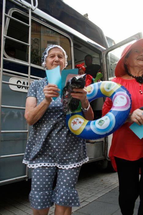 Llegada a Candás de los participantes en la semana de teatro costumbrista