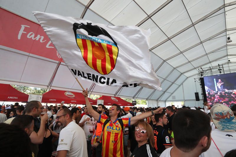 Fan zone del Valencia CF en el viejo cauce del río