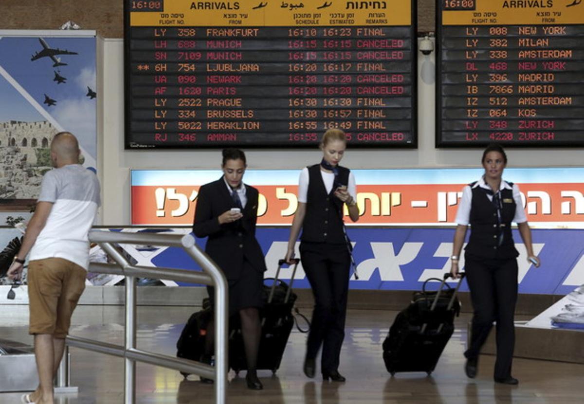 Azafatas de la aerolínea israelí El Al, en el aeropuerto Ben Gurion.