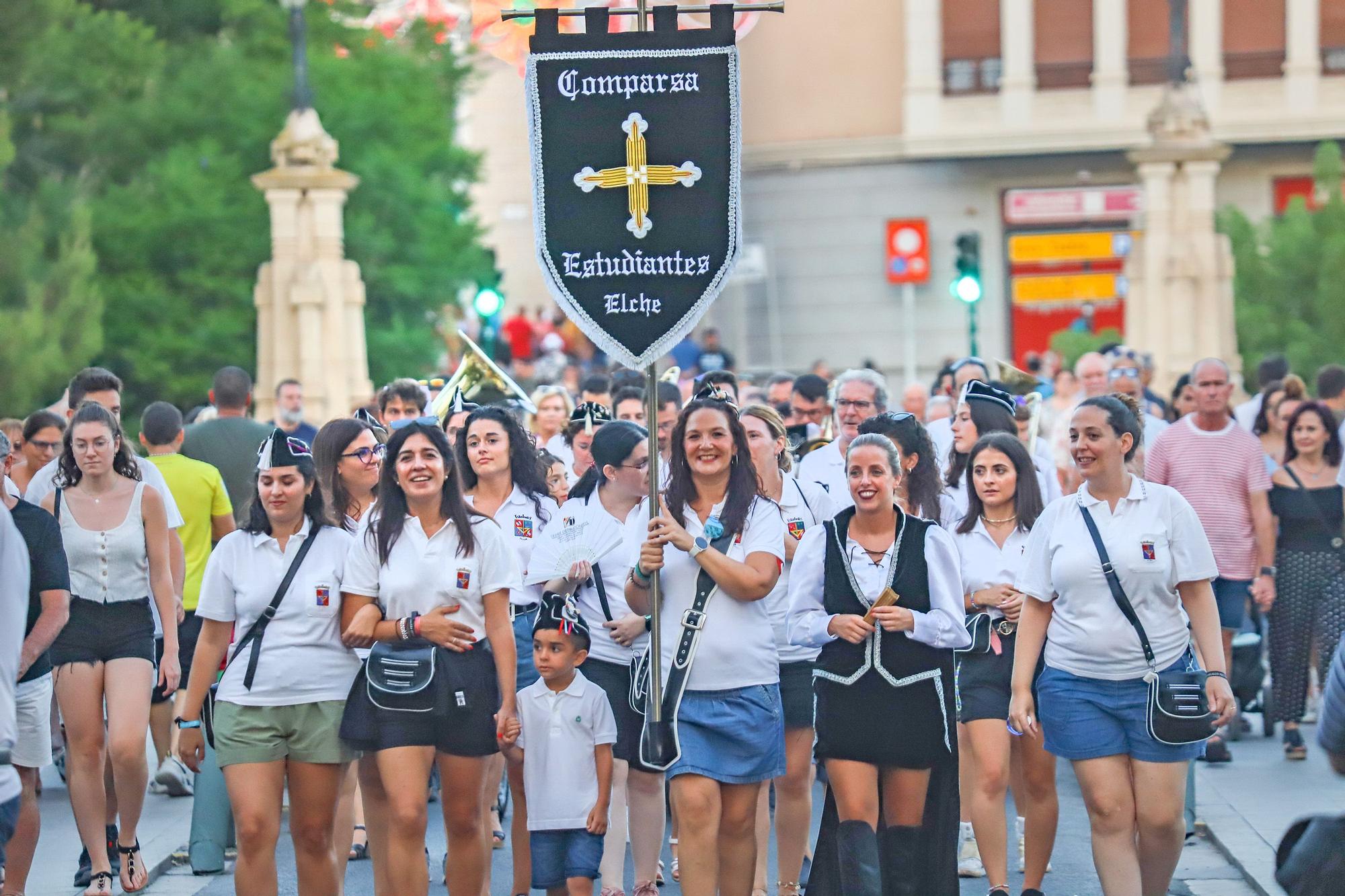 Los Moros y Cristianos de Elche recuperan su Entraeta