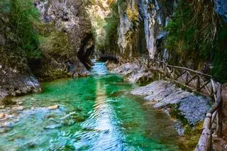 Es una de las maravillas naturales más impresionantes de Jaén, y la ruta de senderismo más adictiva de España