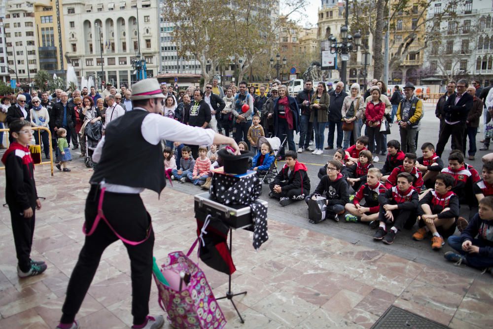 La plaza del Ayuntamiento, también llena en Semana Santa