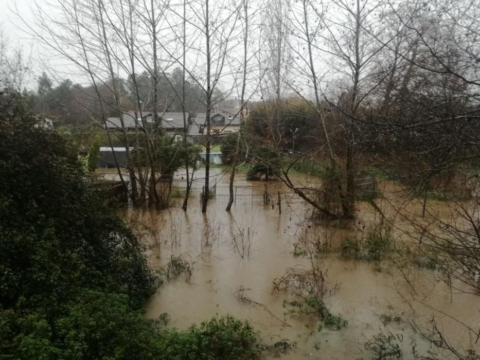 Una vecina ha tenido que ser evacuada por segunda vez al inundarse su casa.