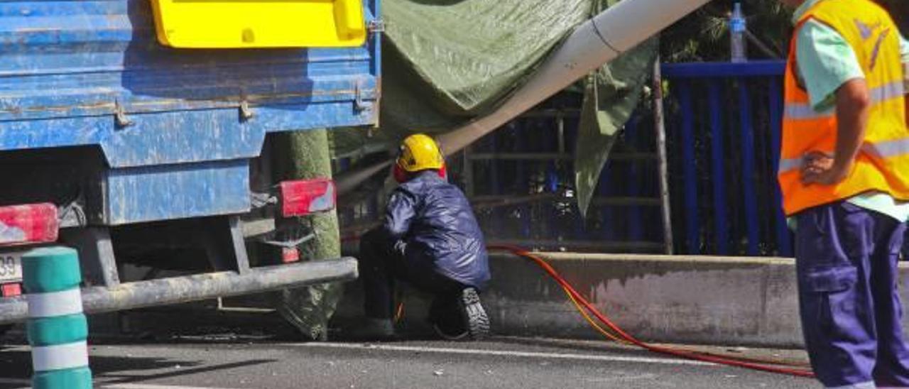 Carreteras acomete una reparación exhaustiva del puente Fernando Reig