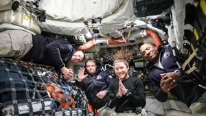 Los cuatro tripulantes de Artemis II, Jeremy Hansen, Victor Glover, Reid Wiseman y Christina Hammock Koch, ya fuera de la órbita terrestre