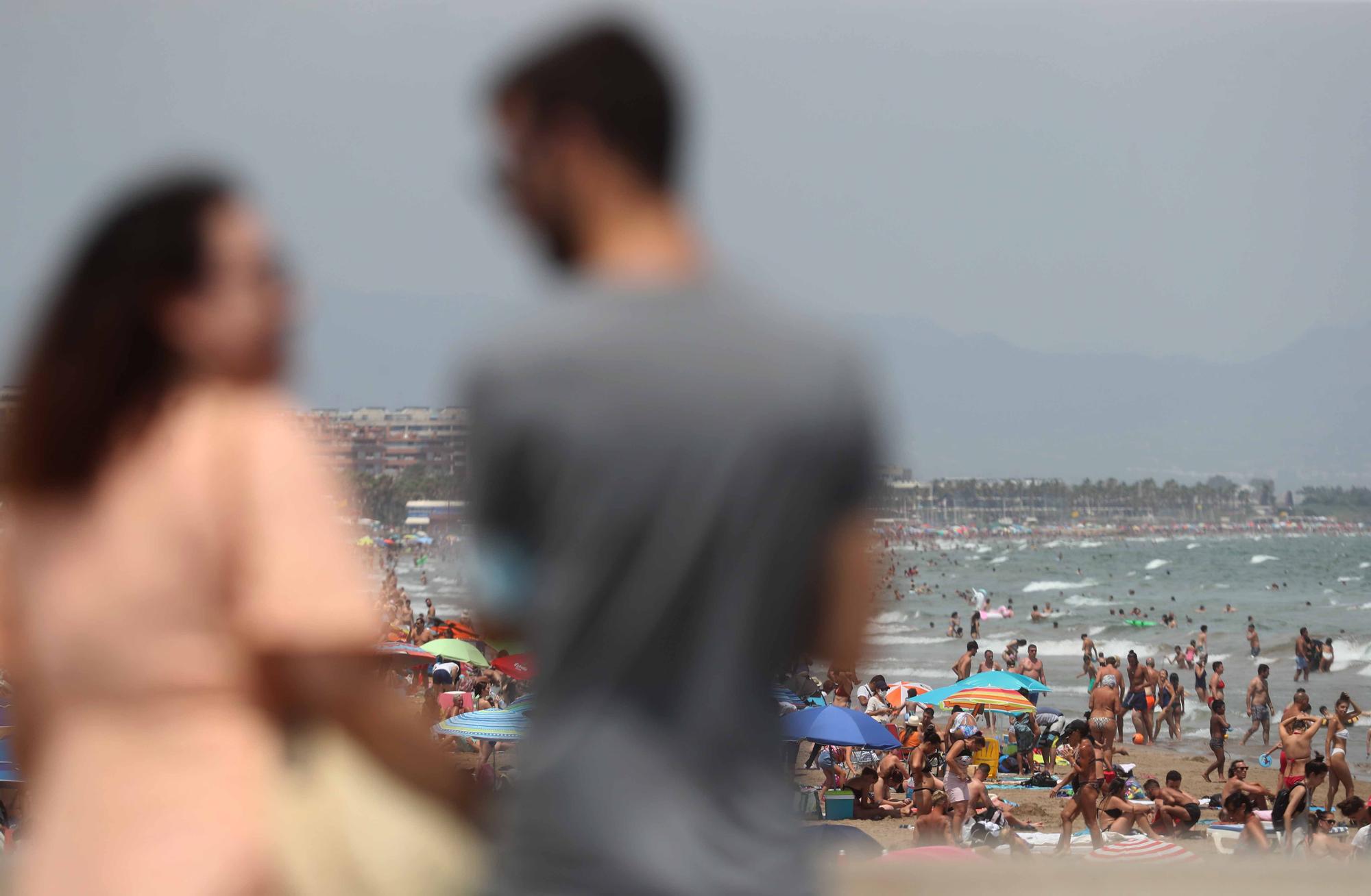 La playa y las terrazas, de nuevo, llenas