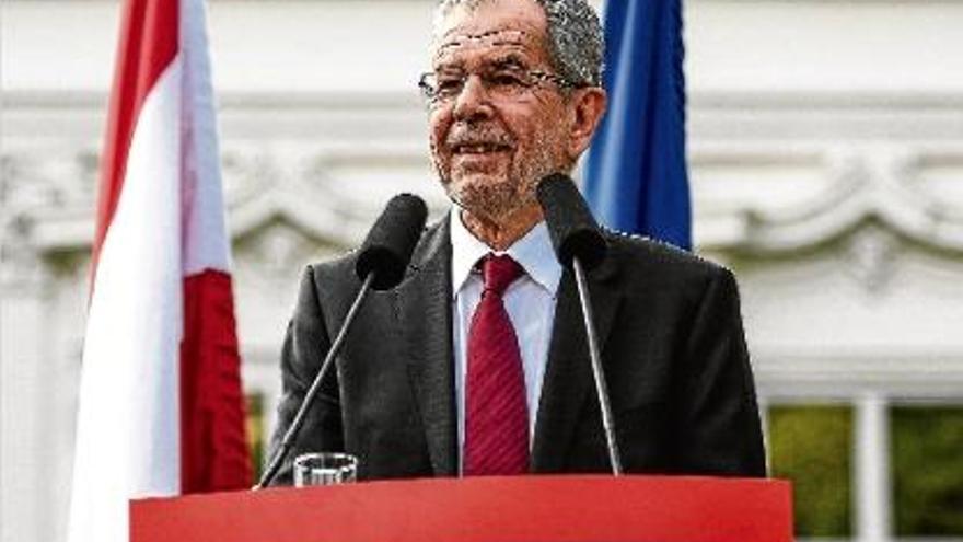 El vot per correu dóna la victòria a Van der Bellen als comicis d&#039;Àustria