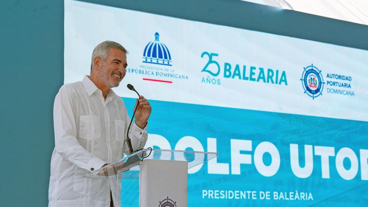 El presidente de Baleària, Adolfo Utor, durante el acto de presentación de la nueva ruta en el Caribe.