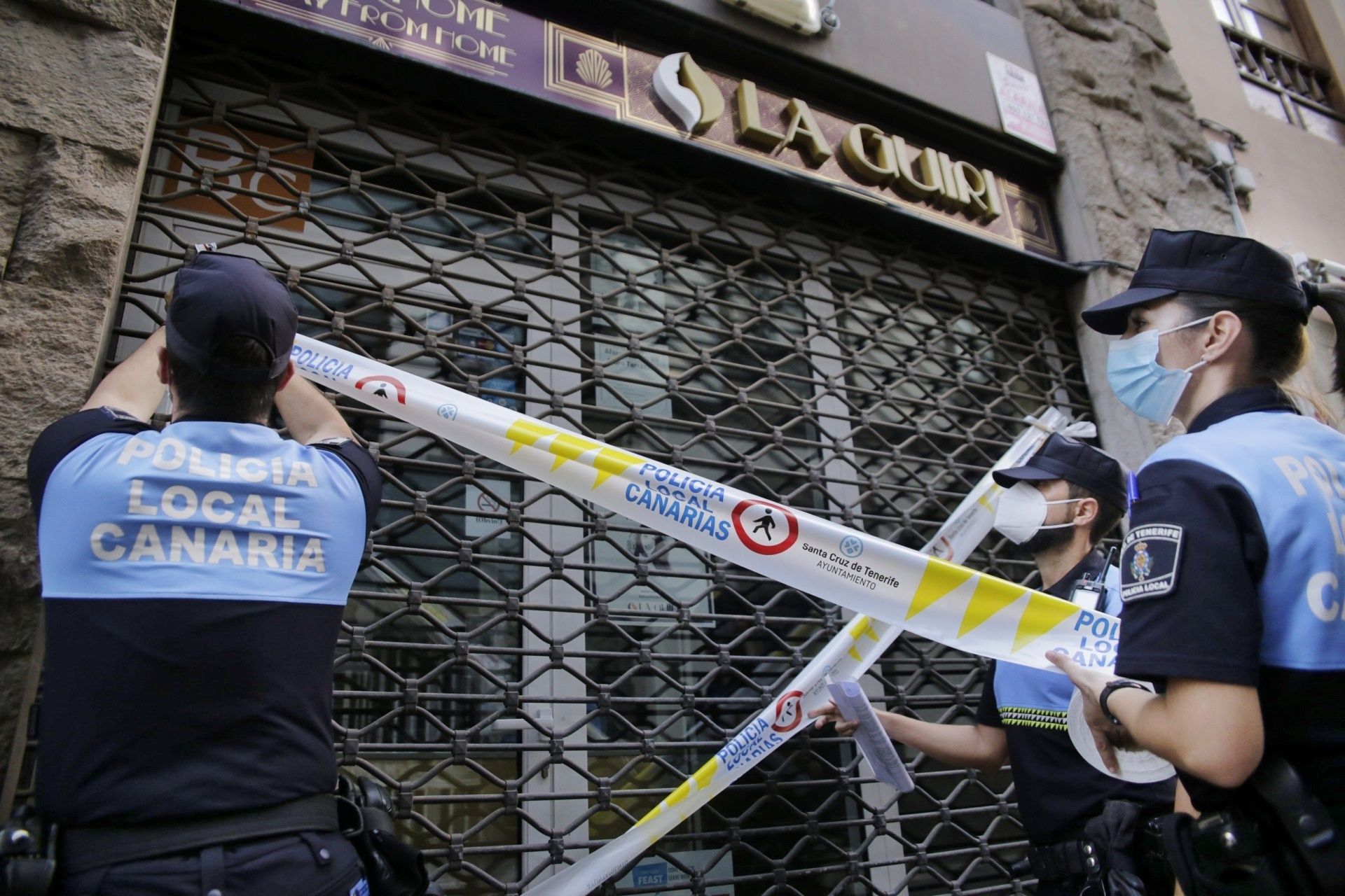 Precinto del bar 'La Guiri', en Santa Cruz