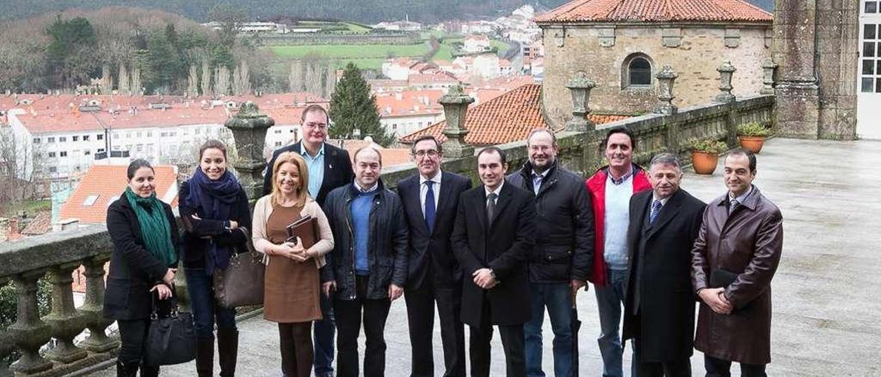 Representantes de los concellos de Área de Santiago, en la presentación de la web en 2014.