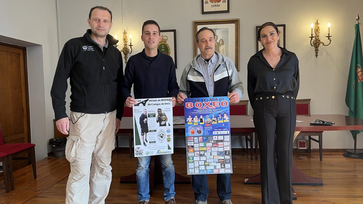 Presentación de la velada de boxeo en el Ayuntamiento de Cangas de Onís.