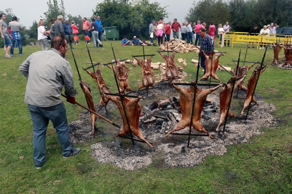 Fiesta del cordero en Llagüezos, Lena