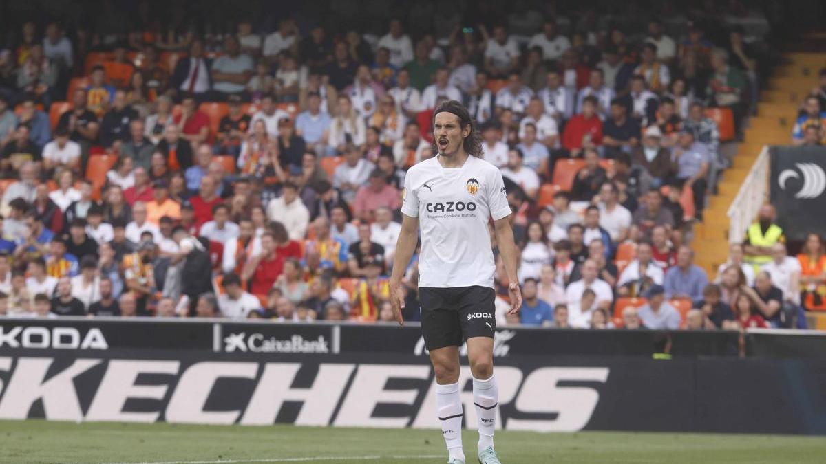 Cavani en Mestalla en el partido de liga Valencia CF - Villarreal CF . VLC SPD