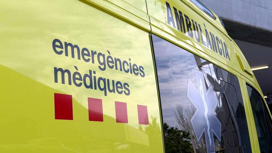 Lateral d'una ambulància del SEM per atendre emergències mèdiques