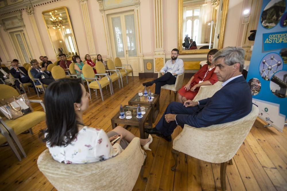 Reunión de "Compromiso Asturias XXI" en Las Caldas