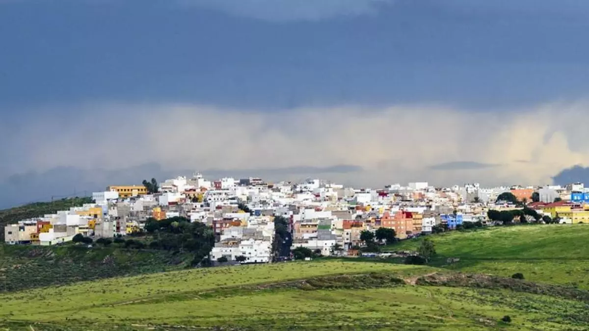 Un coche cae desde 30 metros en Gran Canaria: cuatro personas acaban heridas