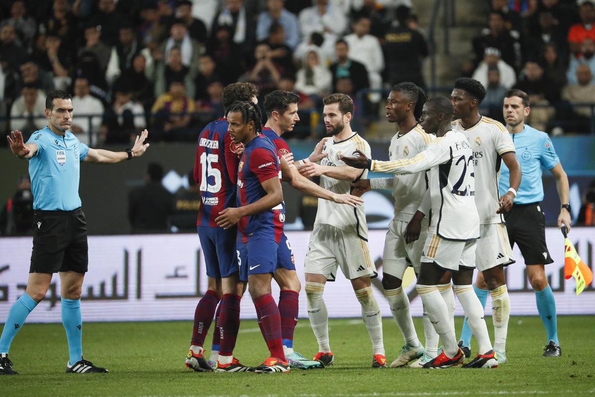 El Real Madrid - Barcelona de la final de la Supercopa, en imágenes