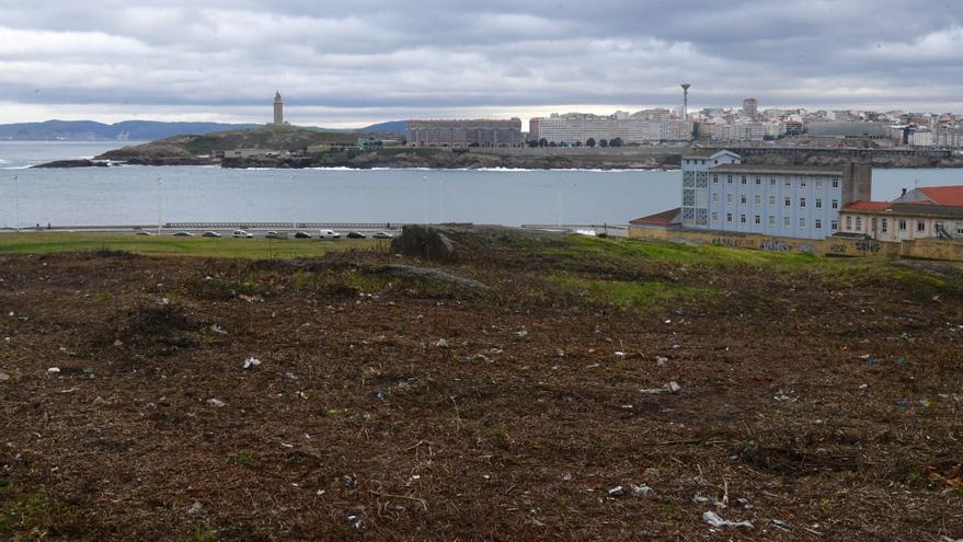 Los promotores de As Percebeiras, en A Coruña, proponen crear una “duna verde” junto al paseo marítimo