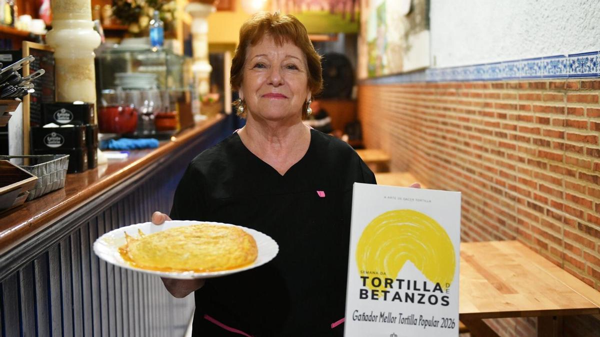 El diminuto bar de Betanzos con 7 premios a la mejor tortilla: "Hay cola esperando por mí cuando abro"