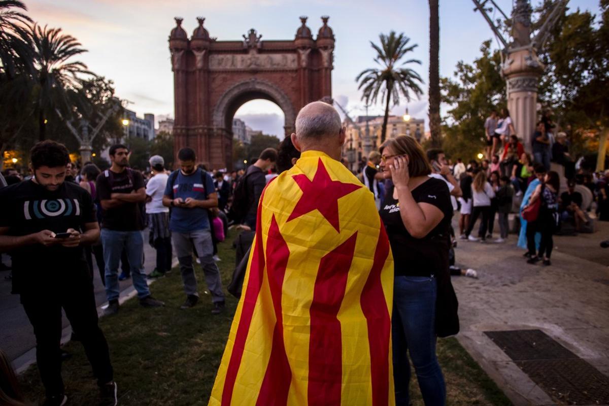 Concentración de protesta en los alrededores del TSJC.