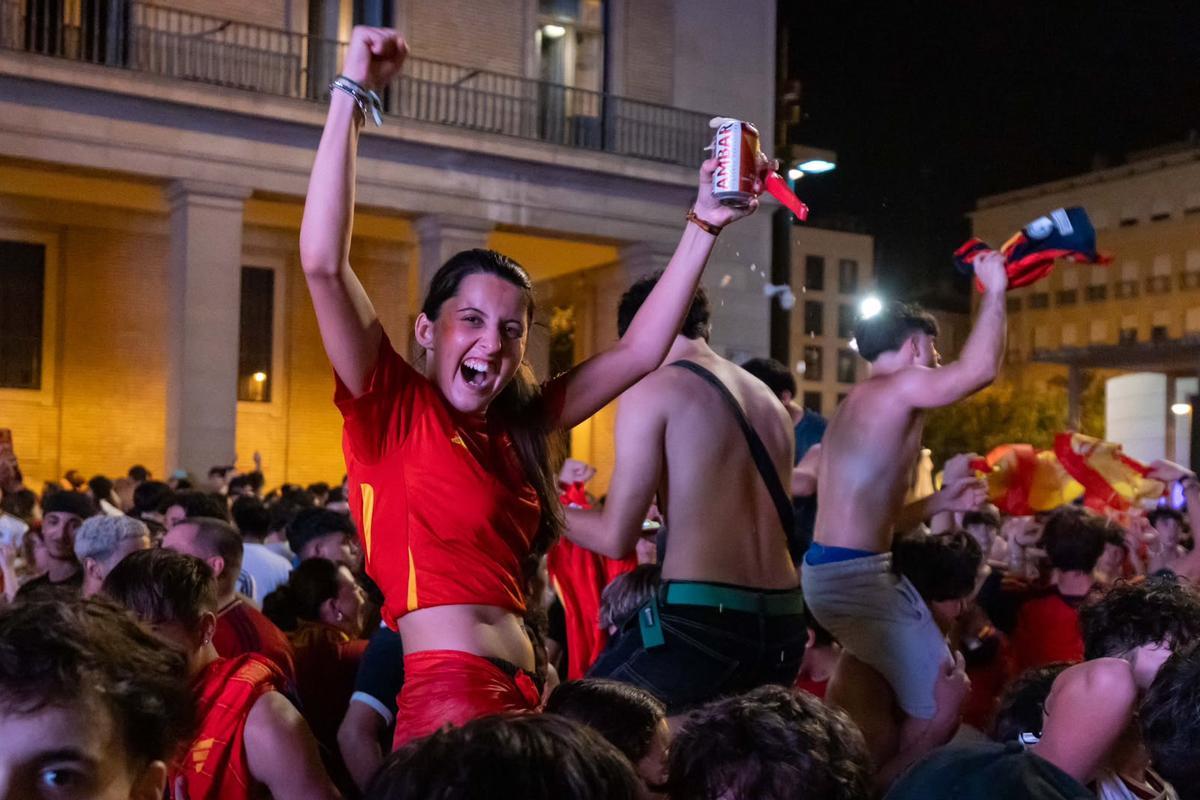 En imágenes | Zaragoza celebra la victoria frente a Francia y el pase de España a la final del Mundial