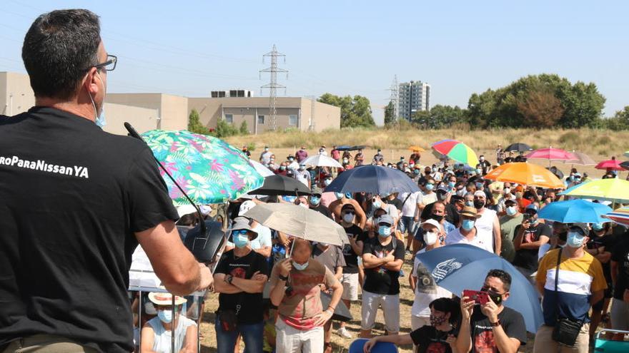 Un dels representants del comitè d&#039;empresa de Nissan dirigint-se a la plantilla en l&#039;assemblea que s&#039;ha celebrat a Montcada i Reixac el dia 1 d&#039;agost de 2020