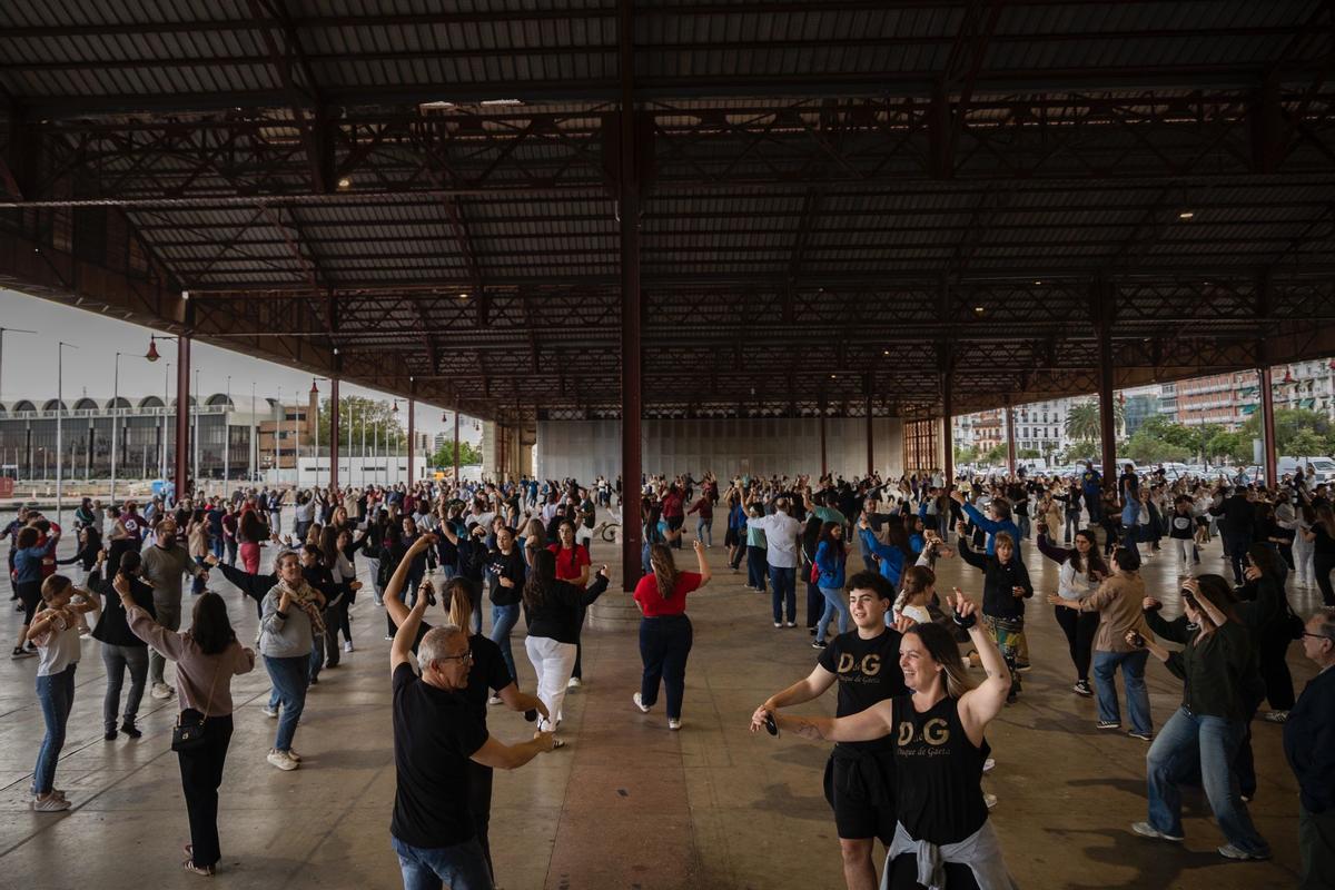 Ensayo general de la "Dansà de les Falles" 2026 (adultos)