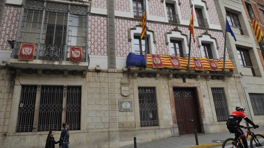 Fachada del Ayuntamiento de Crevillent.