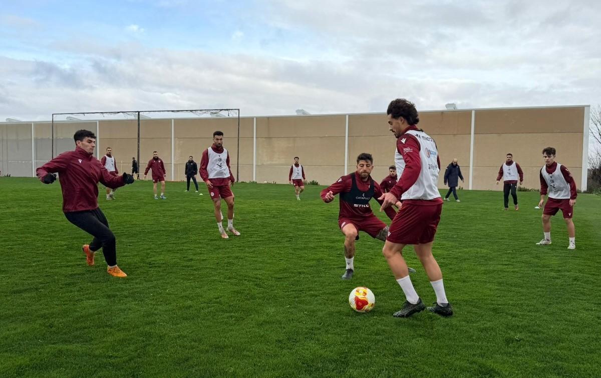 Entrenamiento de la semana del Extremadura en la ciudad deportiva de Almendralejo.