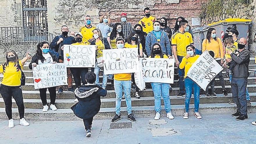 Els colombians de Manresa demanen la fi de la violència