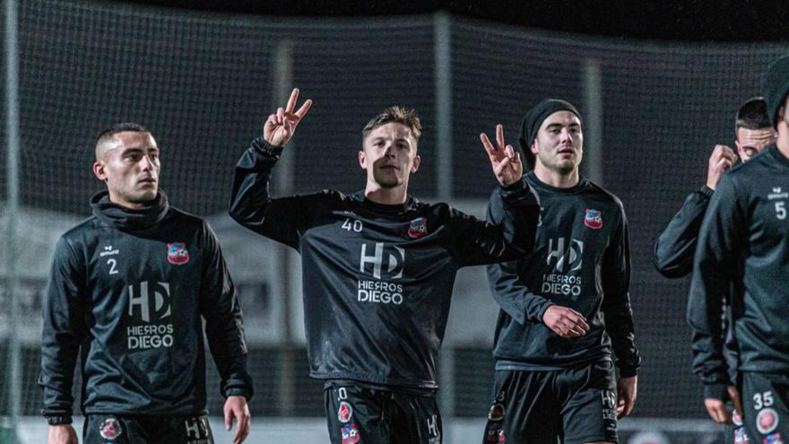 Sobrido, Piñeiro y Ángel, en el último entrenamiento. |  // JESÚS FIGUEROA