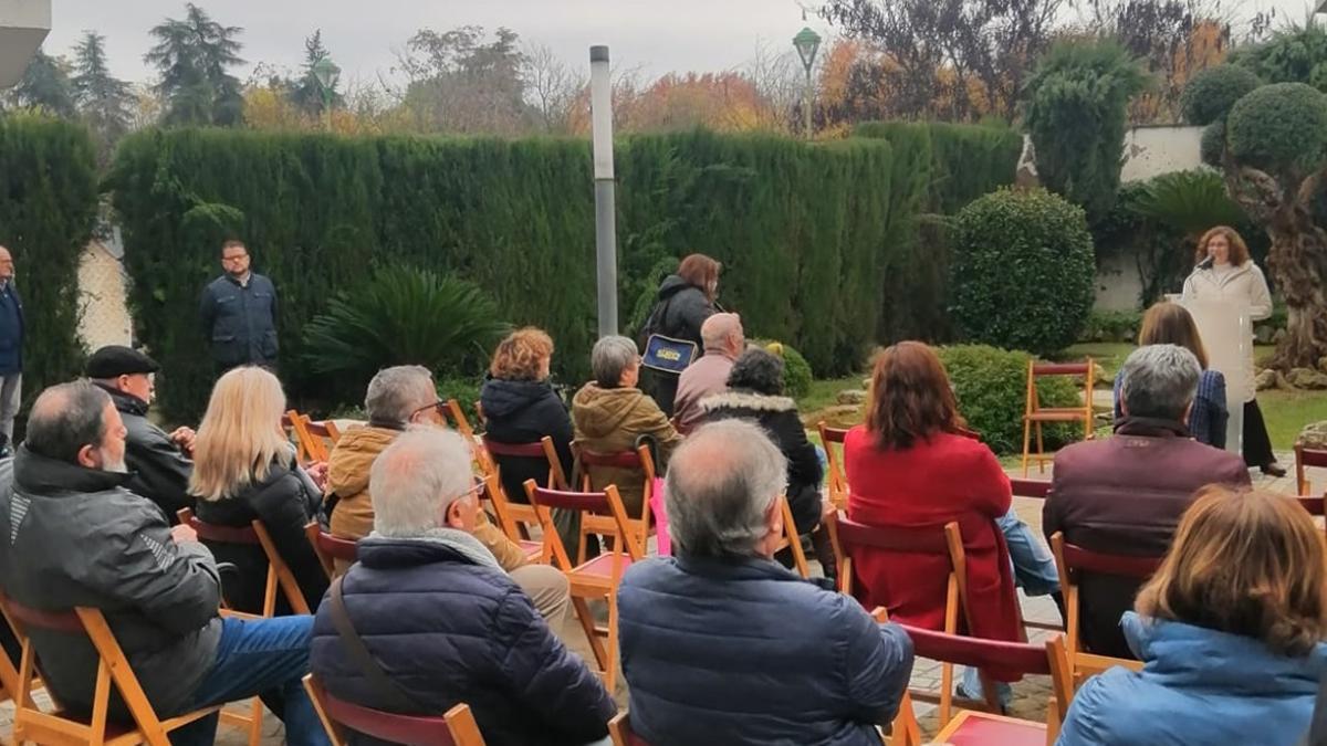 Acto de las asociaciones memorialistas de Córdoba en el cementerio de la Salud, en el Día Internacional de los Derechos Humanos.