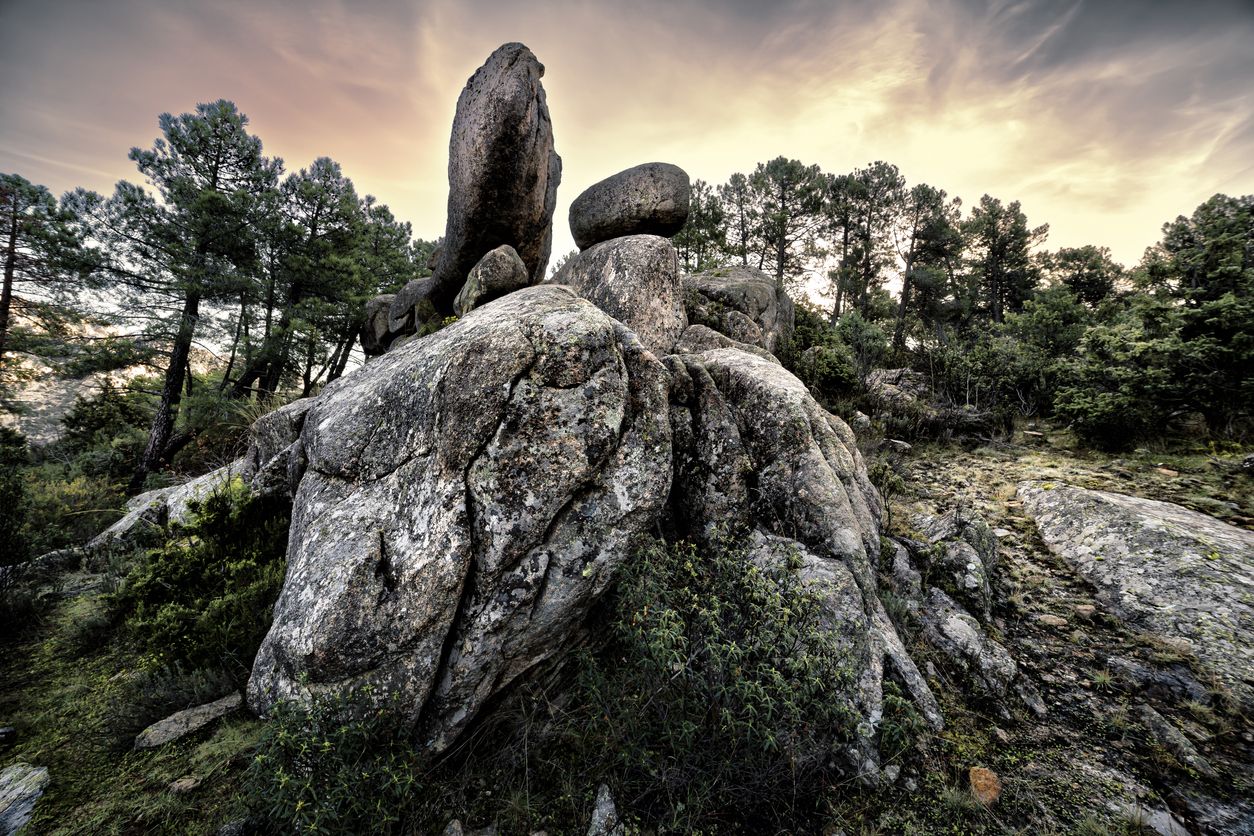 Estos riscos de granito y pinos en La Pedriza han sido escenario de rodaje de cine en tiempos del espagueti western