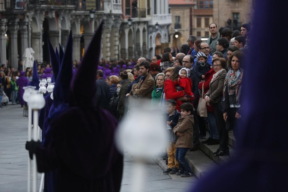 Procesión del Santo Encuentro en Avilés