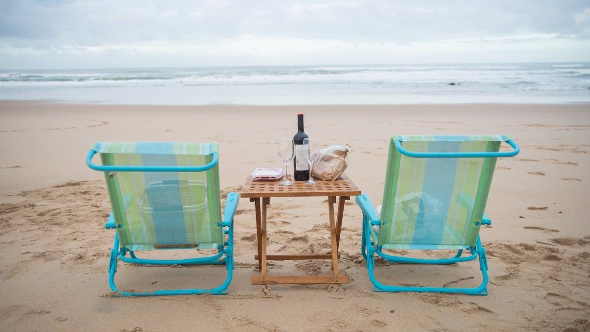 La mesa plegable más barata y fácil de llevar a la playa o montaña