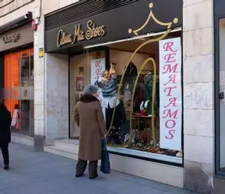 La contención de las familias por la inflación marca la campaña de rebajas en Zamora