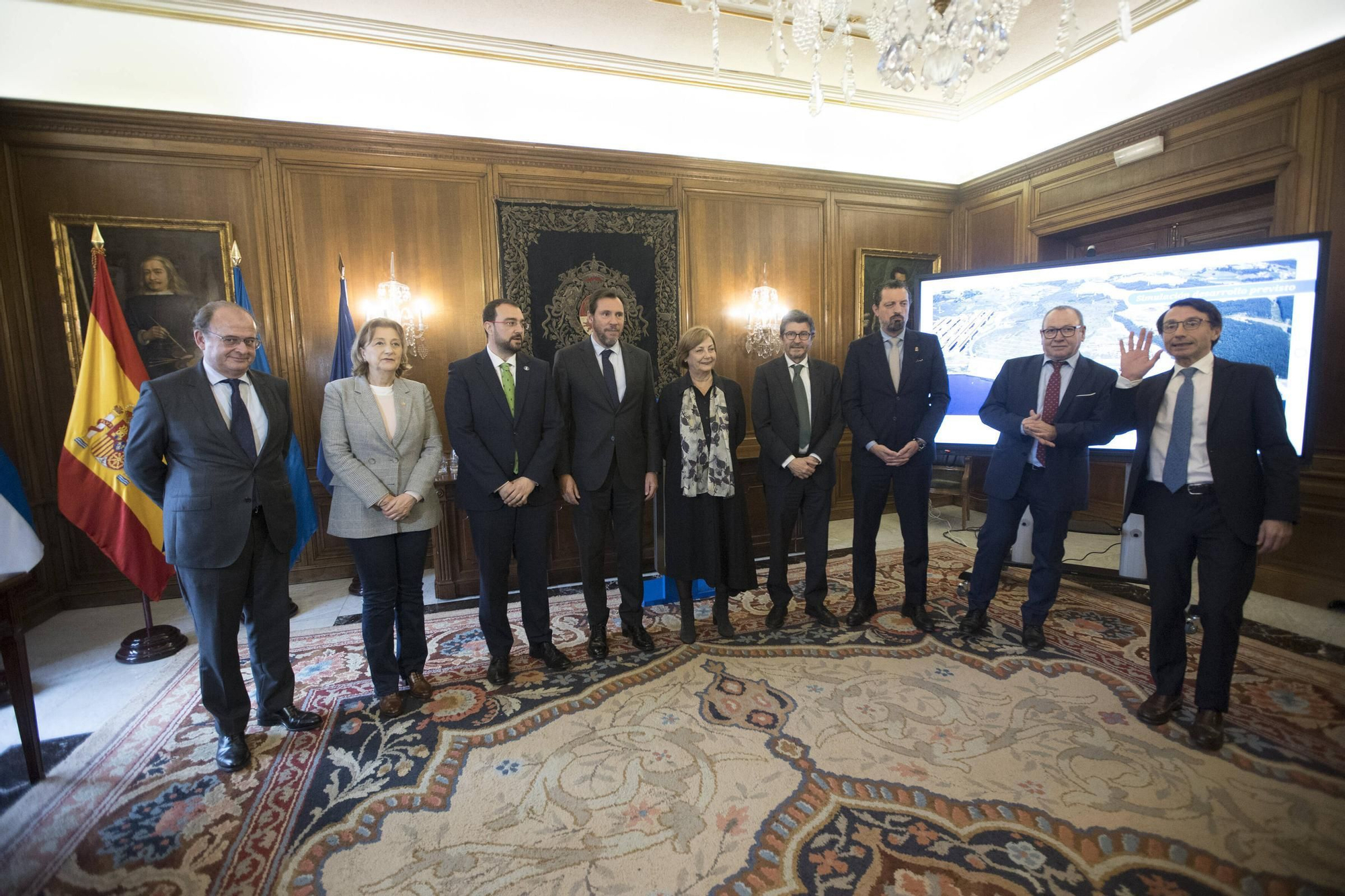 EN IMÁGENES: Así ha sido la visita a Avilés de Óscar Puente, ministro de Transportes y Movilidad Sostenible
