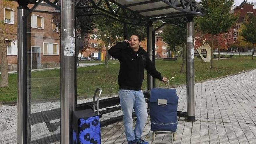 Reparación de las marquesinas de las paradas de autobús en San Martín