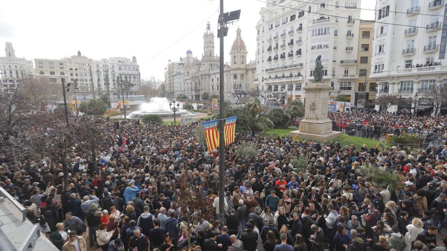El mundo del deporte inauguró el Balcón Fallero 2025