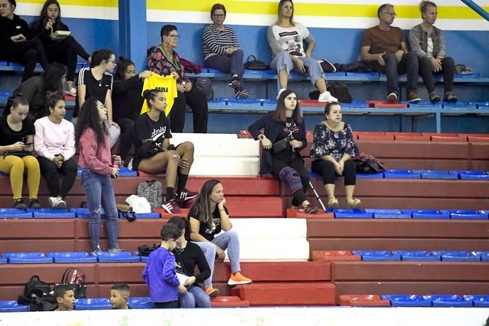 26-02-20 DEPORTES. PABELLON DE LAS REMUDAS. BARRIO DE LAS REMUDAS. TELDE. Partido de balonmano femenino entre el Remudas Rocasa y el Guardés disputado en Pabelloon Antonio Moreno del barrio teldense de Las Remudas.    Fotos: Juan Castro.  | 26/02/2020 | Fotógrafo: Juan Carlos Castro