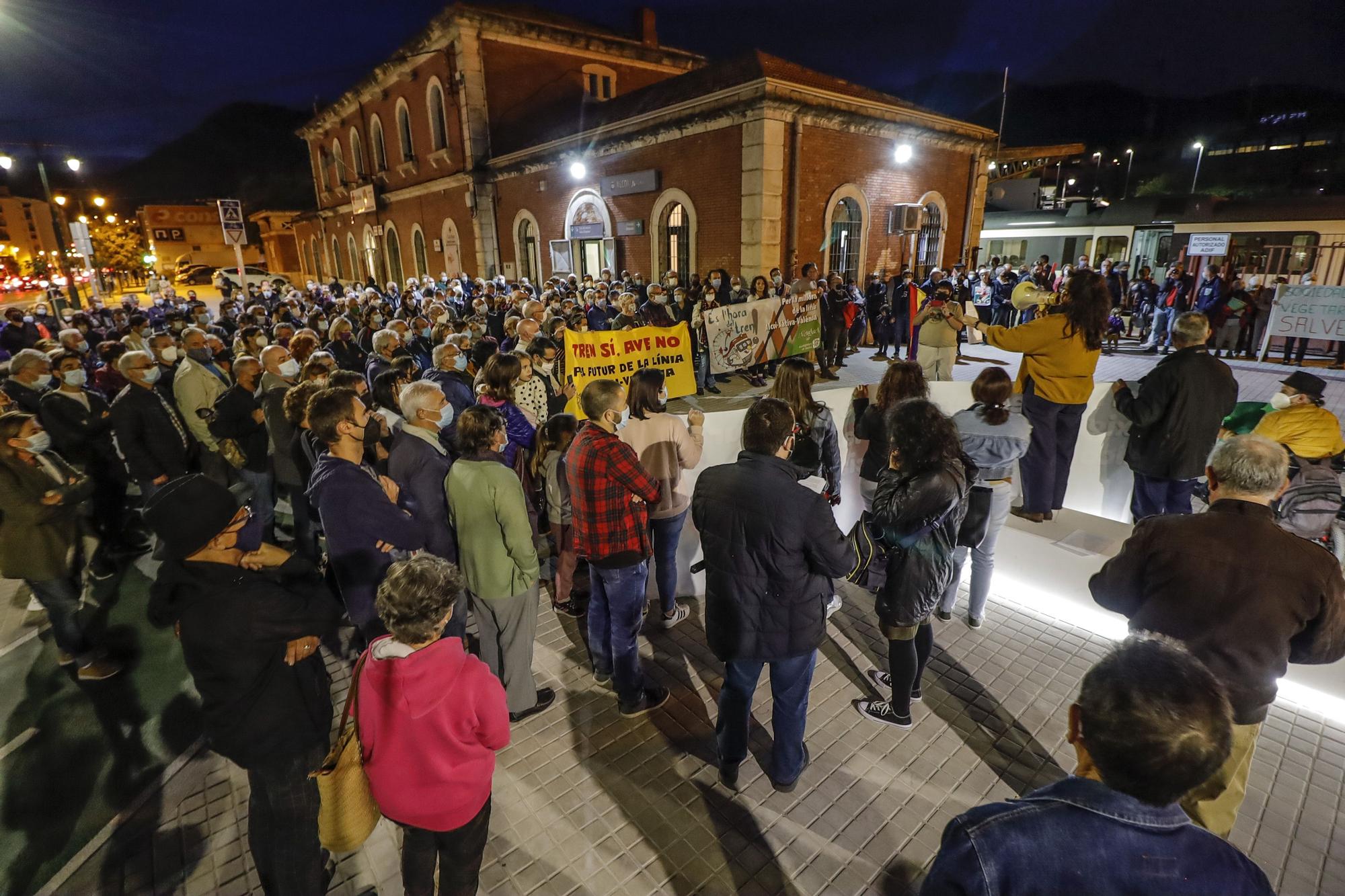 El Ayuntamiento de Alcoy y el PSOE defienden la actuación del Gobierno en la mejora del tren