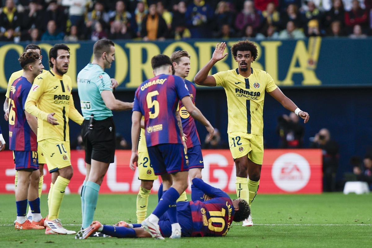 Renato Veiga, tras la entrada a Lamine Yamal que le costó la expulsión.