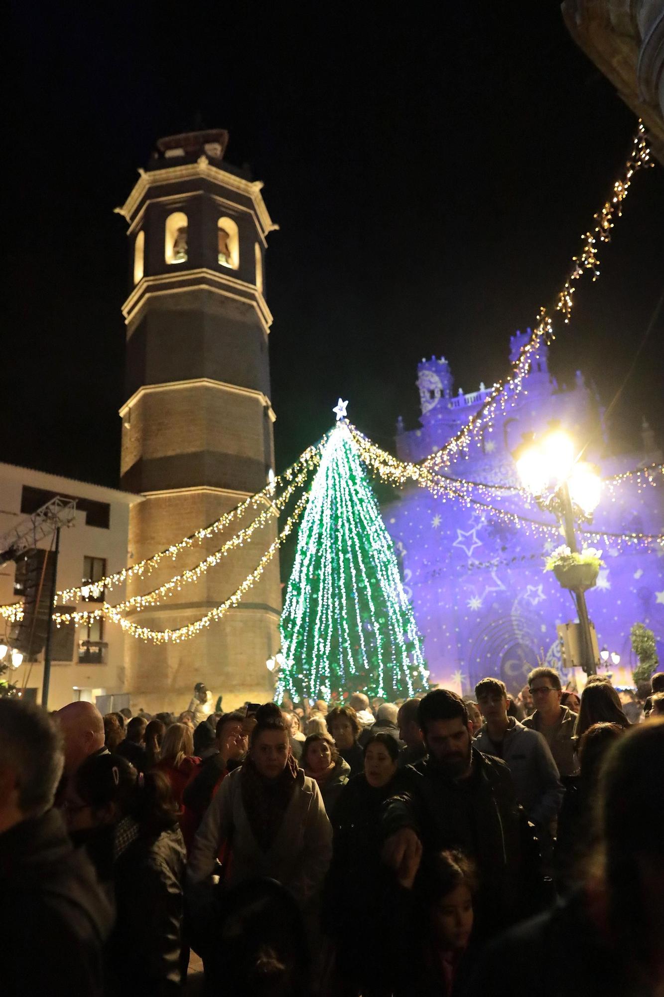 Las mejores imágenes del encendido de luces en la Plaza Mayor de Castelló